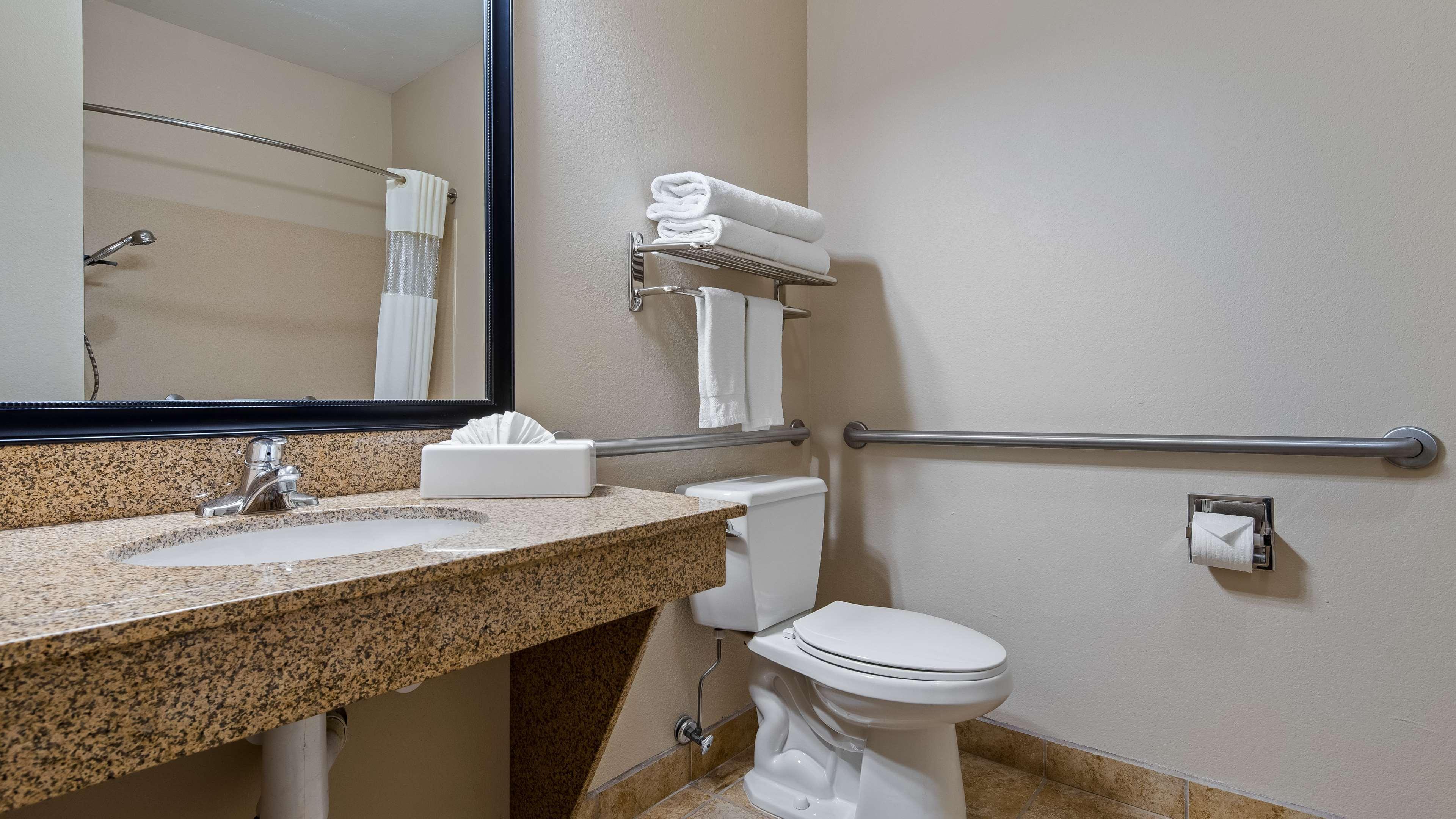 Best Western Plus Eastgate Inn&Suites Wichita Exterior foto