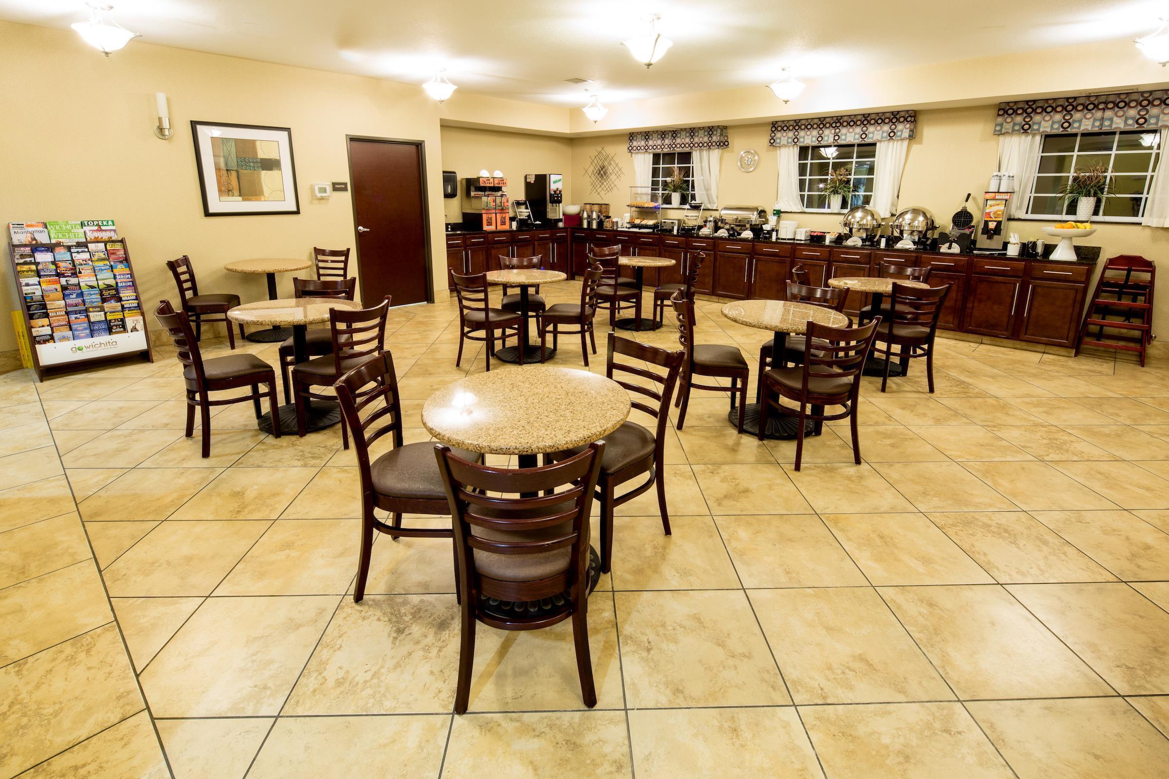 Best Western Plus Eastgate Inn&Suites Wichita Exterior foto