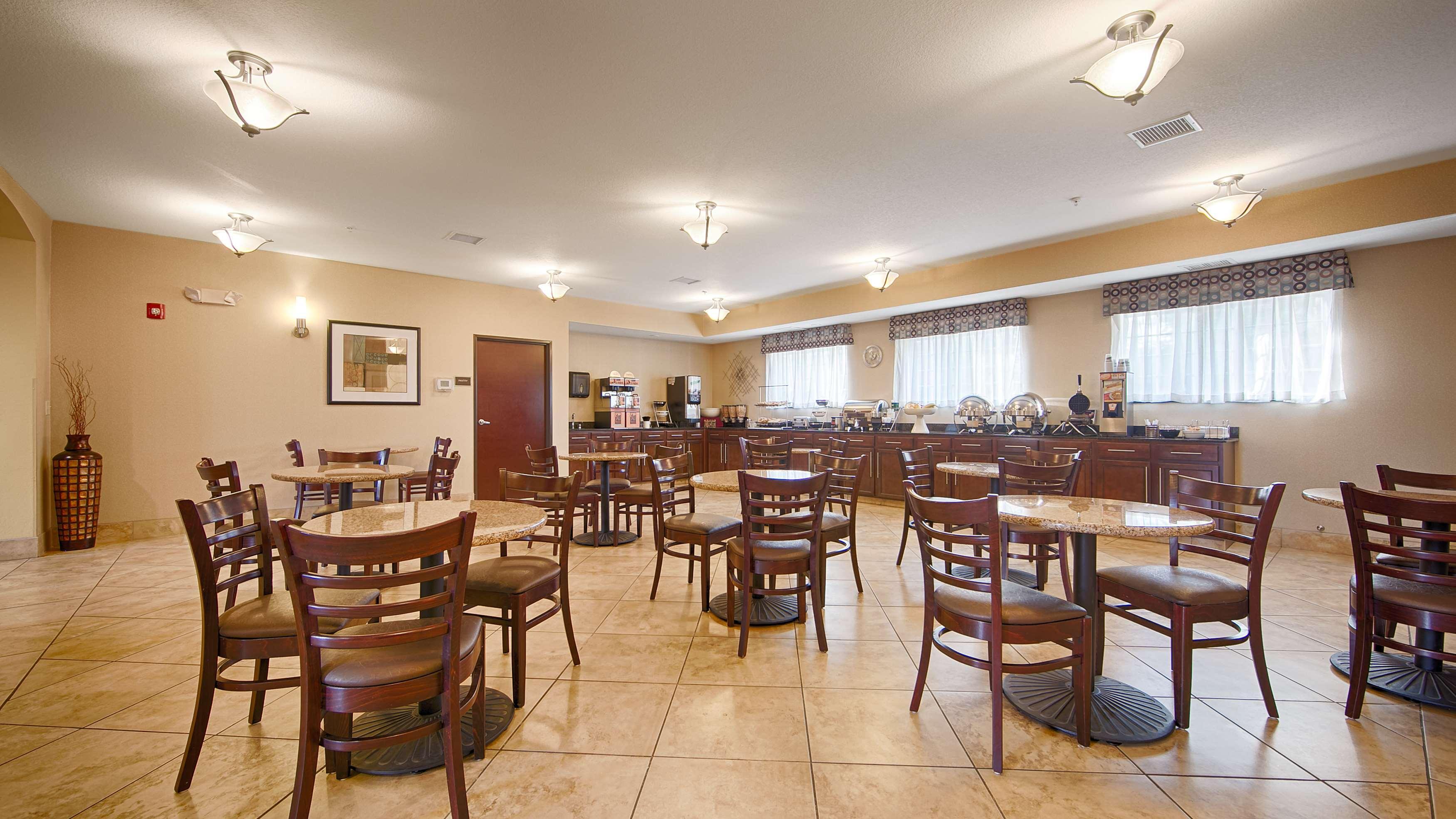 Best Western Plus Eastgate Inn&Suites Wichita Exterior foto