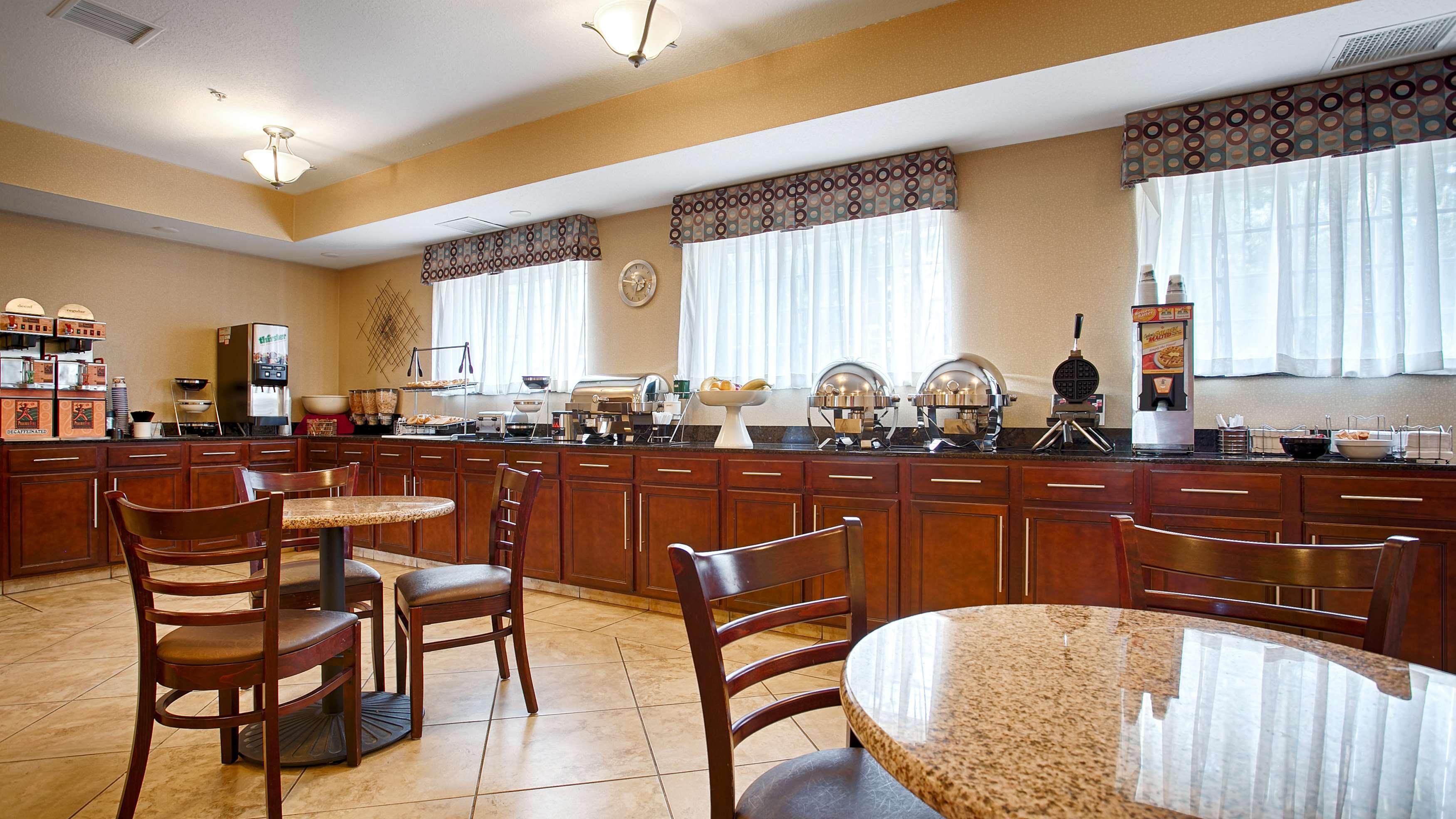 Best Western Plus Eastgate Inn&Suites Wichita Exterior foto